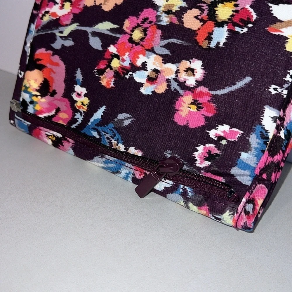 Vera Bradley Iconic Zip In Brush Case Indiana Rose